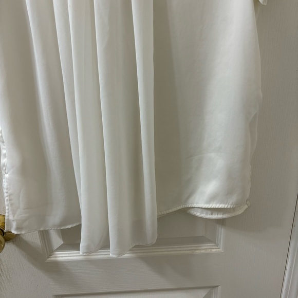 H&M Sheer Cream Blouse Short Sleeves Pleated Front Women's 4 - Picture 11 of 16